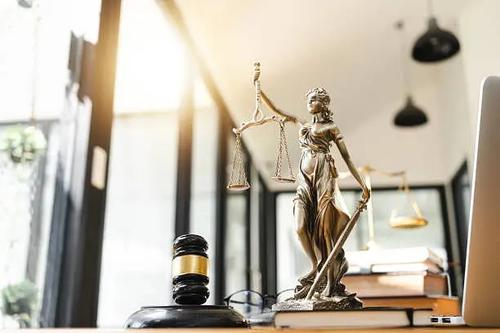 勞動(dòng)仲裁 需要什么人證